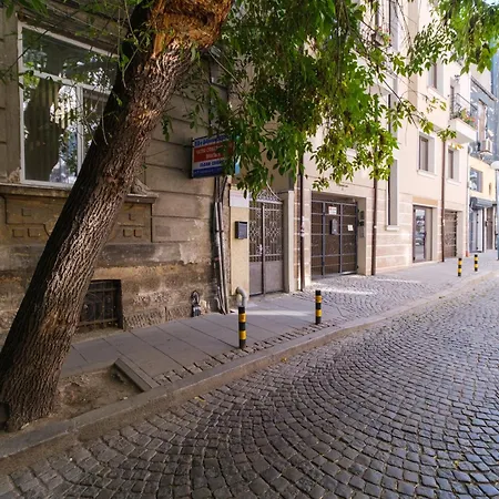 1-bedroom Center Secret Gem