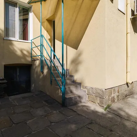 1-bedroom Center Secret Gem *