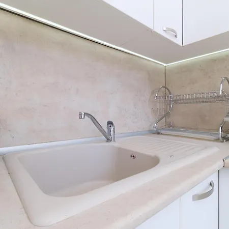 1-bedroom Center Secret Gem *