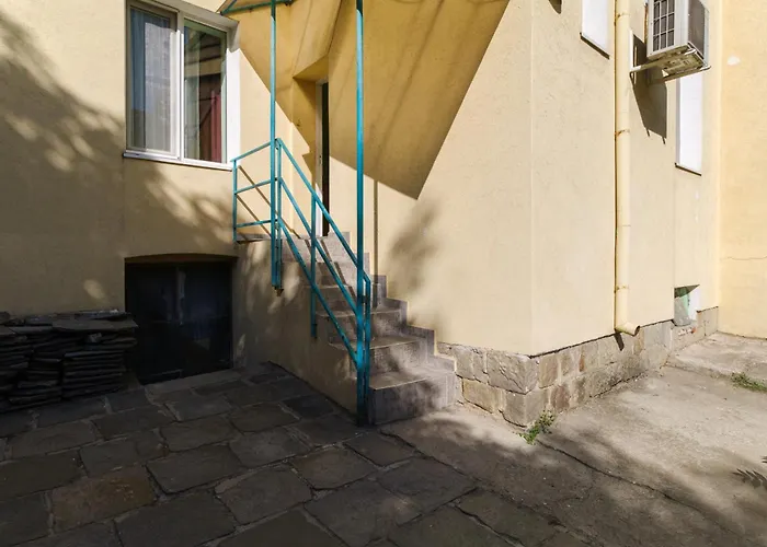 1-bedroom Center Secret Gem *