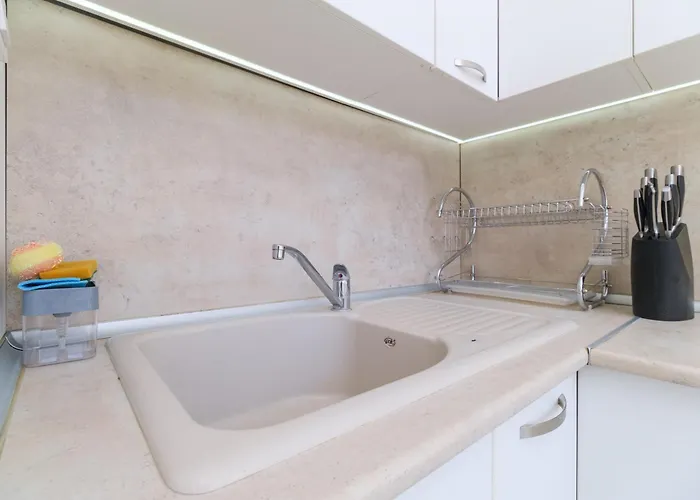 1-bedroom Center Secret Gem *